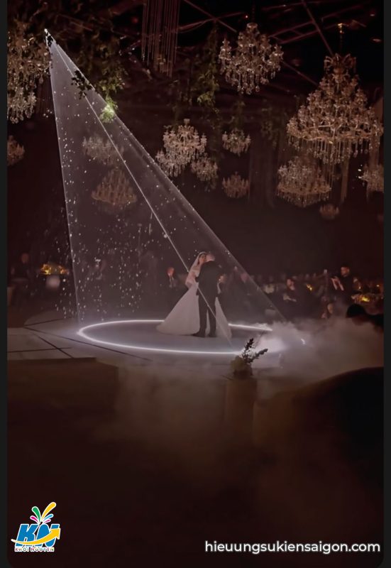 đèn laser tiệc cưới
