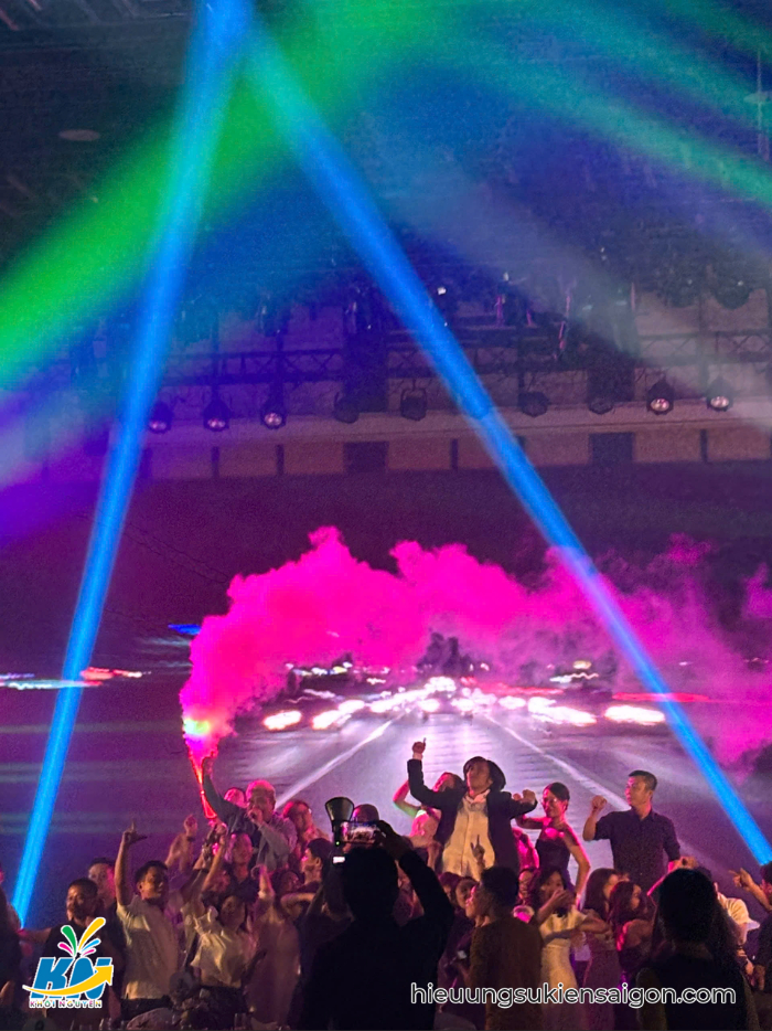 máy bắn khói cầm tay